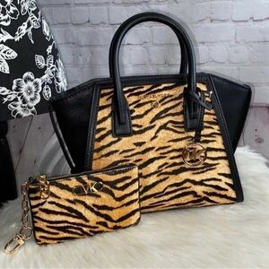 Michael Kors AVRIL Satchel/PARK Card Holder 2pc Set